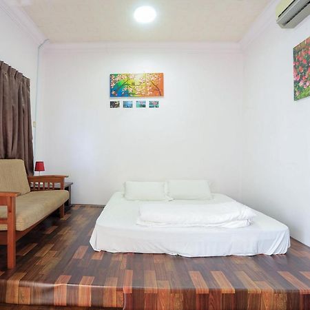 Oyo Home 90229, 3 Little Birds Homestay 4Bhk Malacca Bagian luar foto