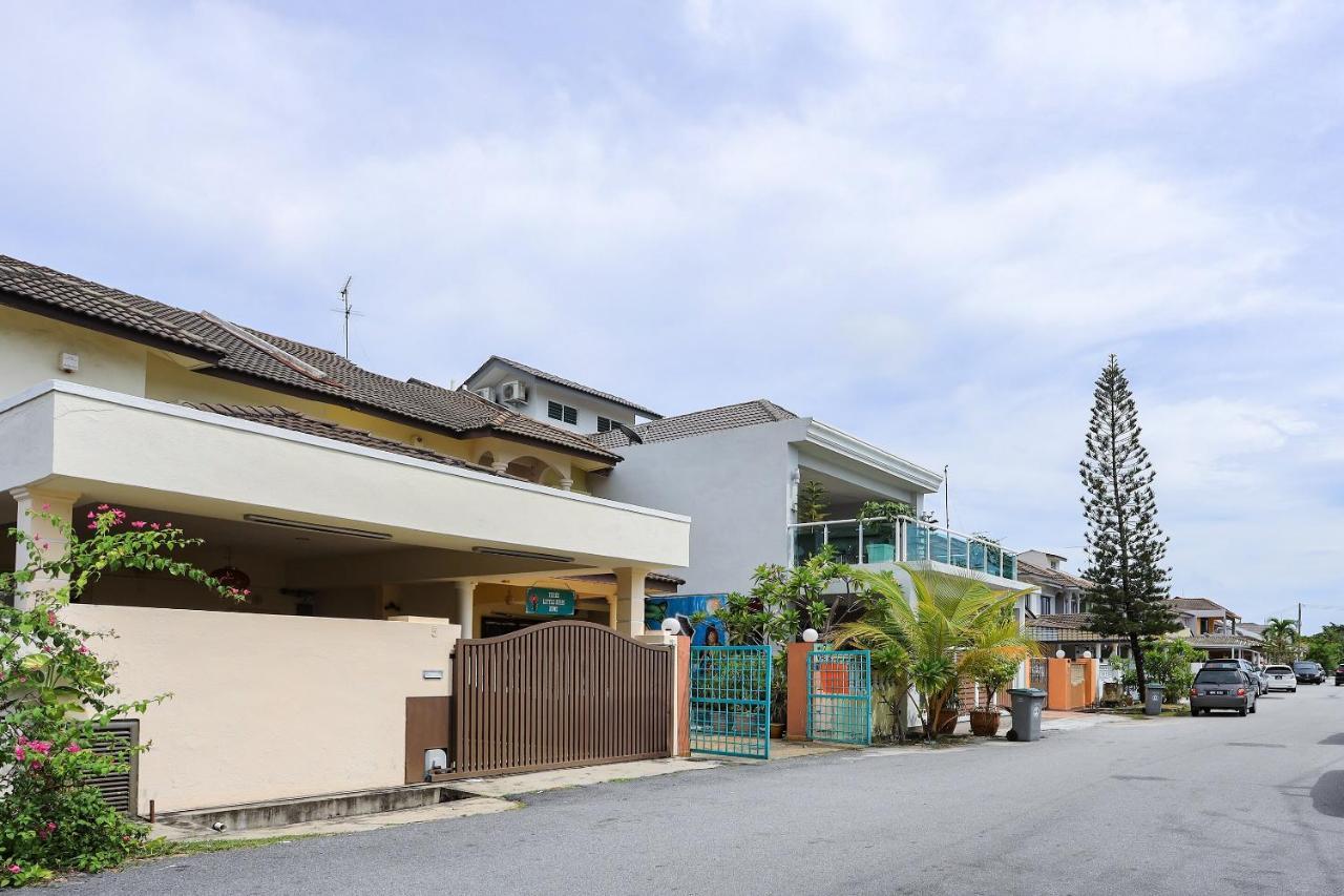 Oyo Home 90229, 3 Little Birds Homestay 4Bhk Malacca Bagian luar foto