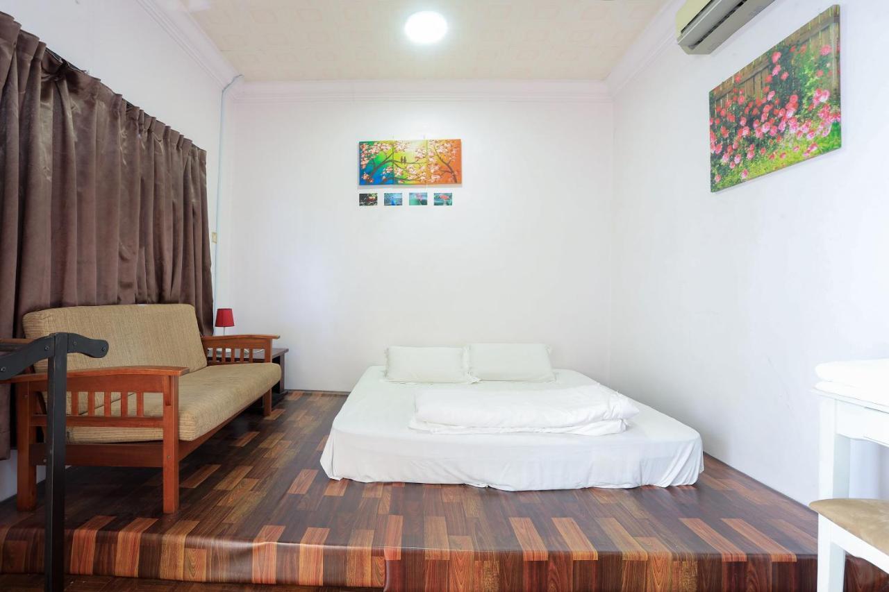 Oyo Home 90229, 3 Little Birds Homestay 4Bhk Malacca Bagian luar foto
