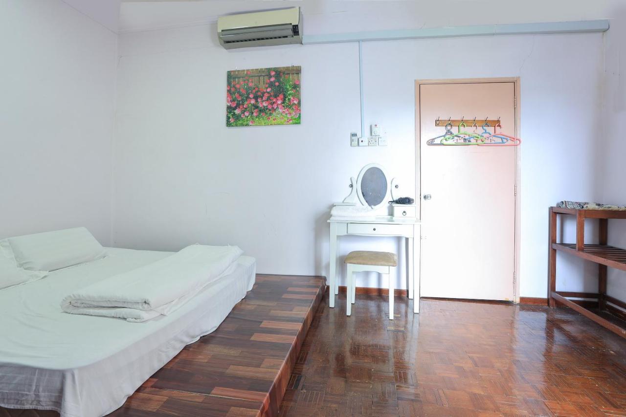 Oyo Home 90229, 3 Little Birds Homestay 4Bhk Malacca Bagian luar foto