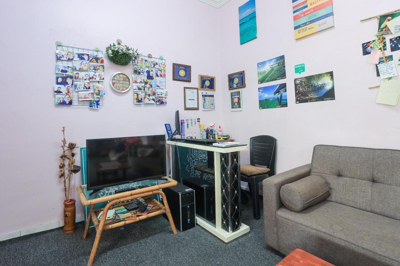 Oyo Home 90229, 3 Little Birds Homestay 4Bhk Malacca Bagian luar foto