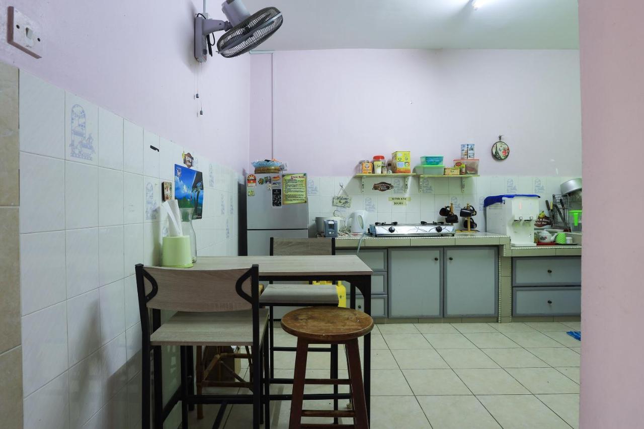 Oyo Home 90229, 3 Little Birds Homestay 4Bhk Malacca Bagian luar foto