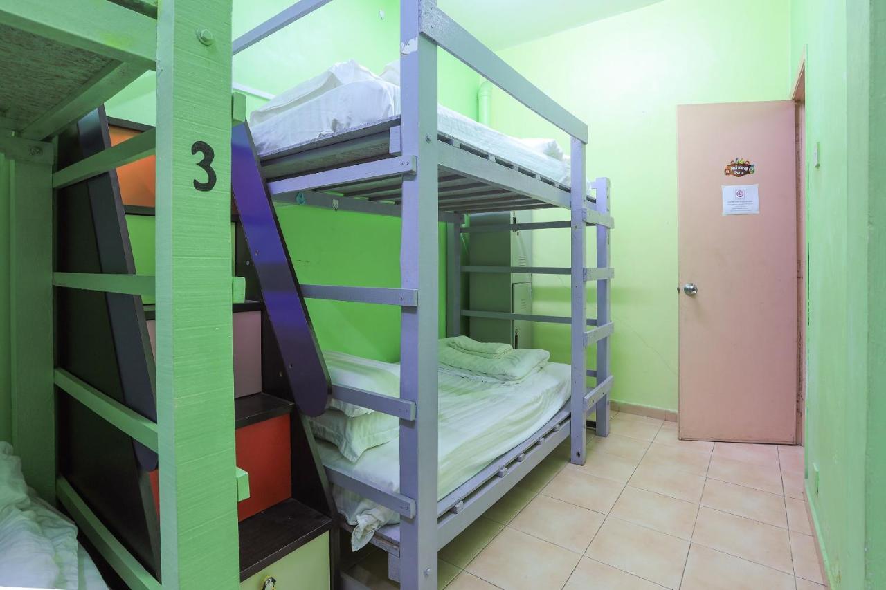 Oyo Home 90229, 3 Little Birds Homestay 4Bhk Malacca Bagian luar foto