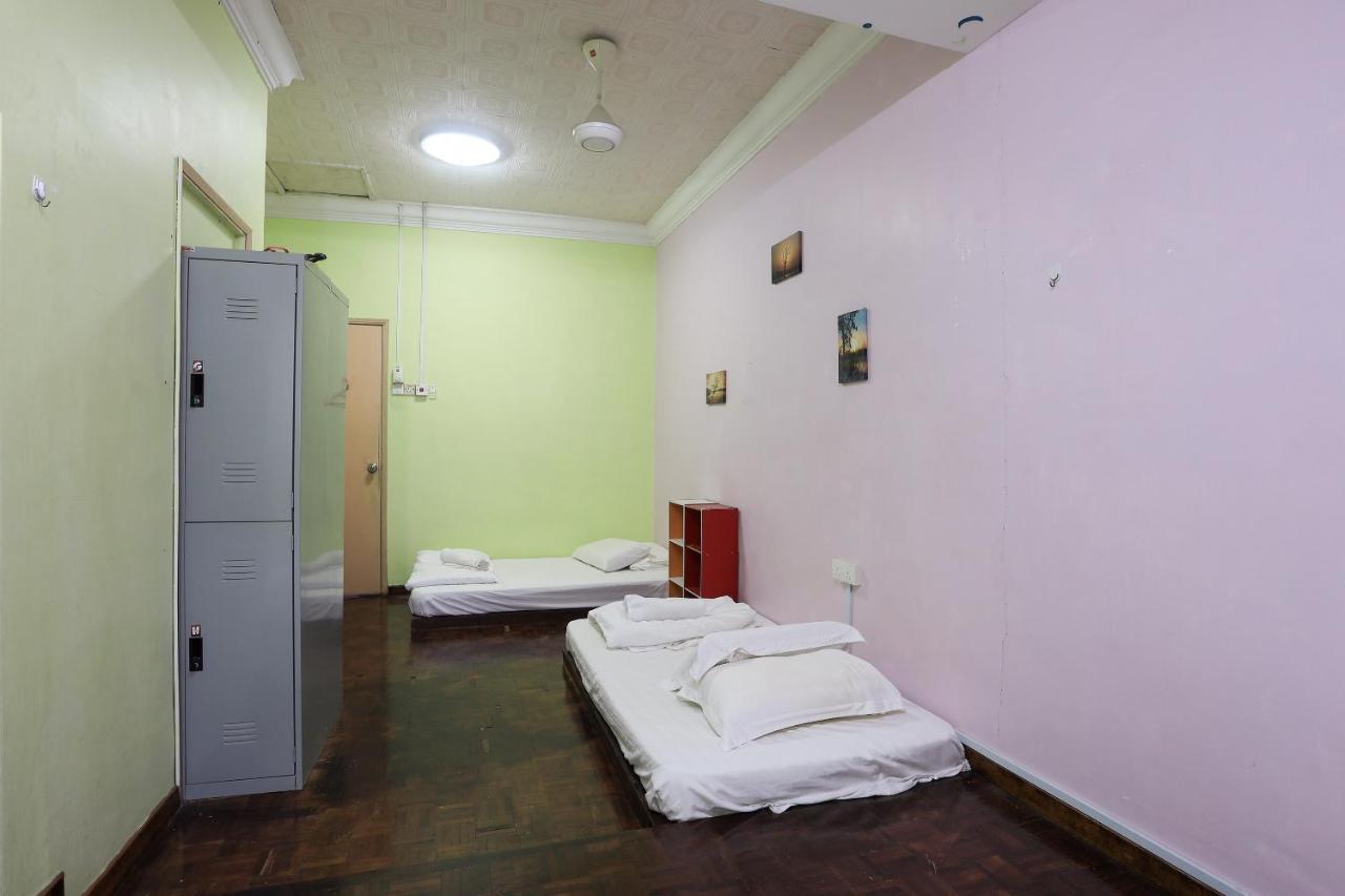 Oyo Home 90229, 3 Little Birds Homestay 4Bhk Malacca Bagian luar foto