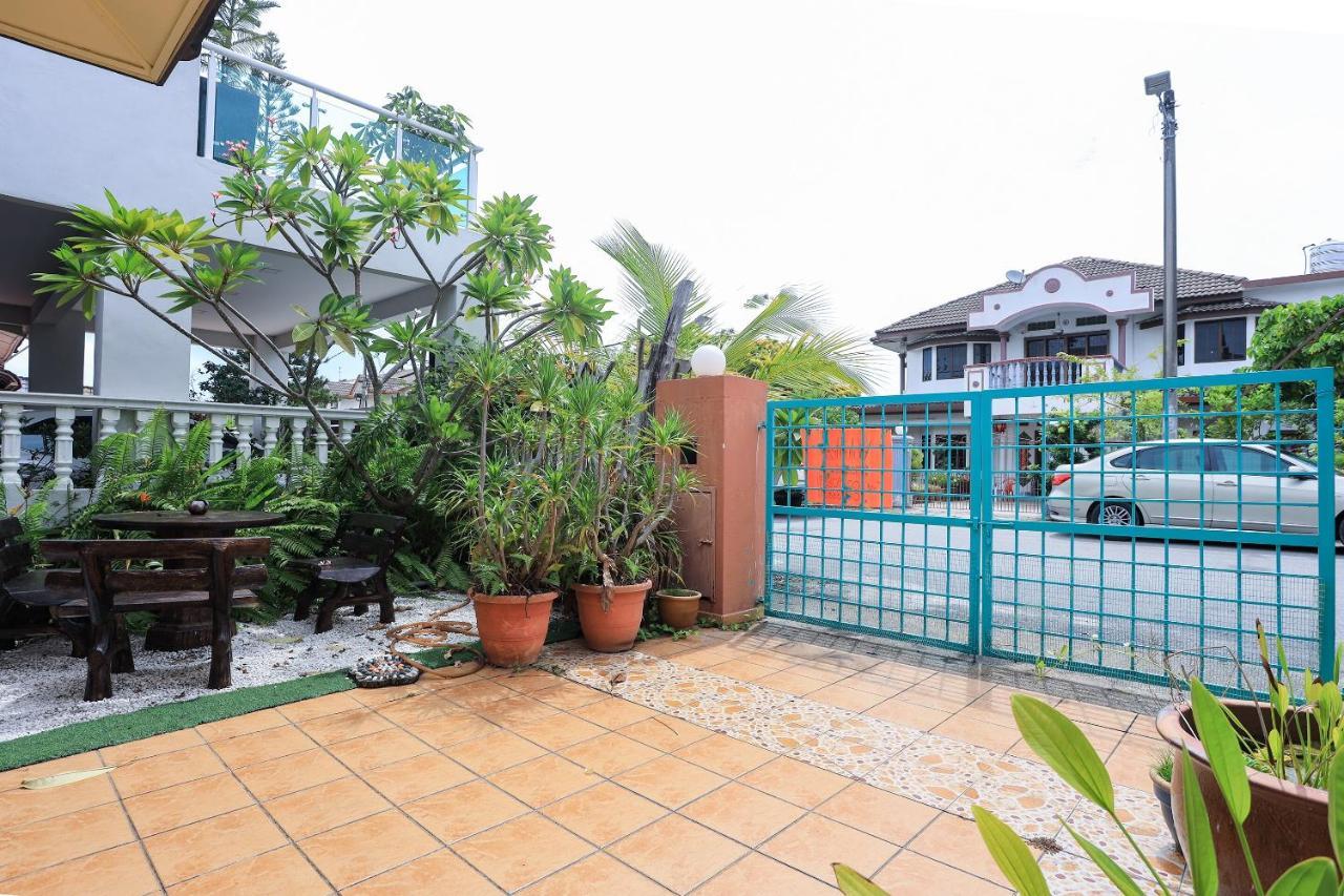 Oyo Home 90229, 3 Little Birds Homestay 4Bhk Malacca Bagian luar foto