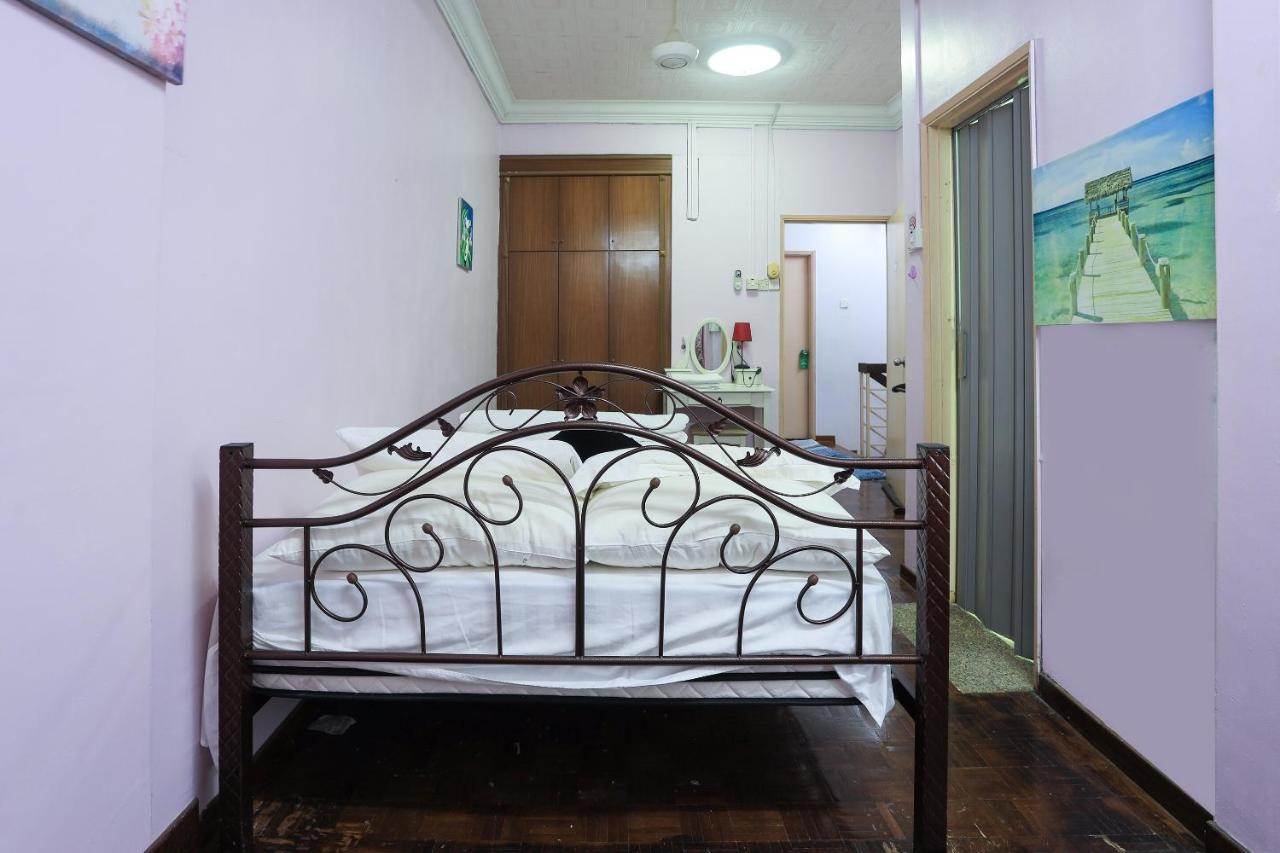 Oyo Home 90229, 3 Little Birds Homestay 4Bhk Malacca Bagian luar foto