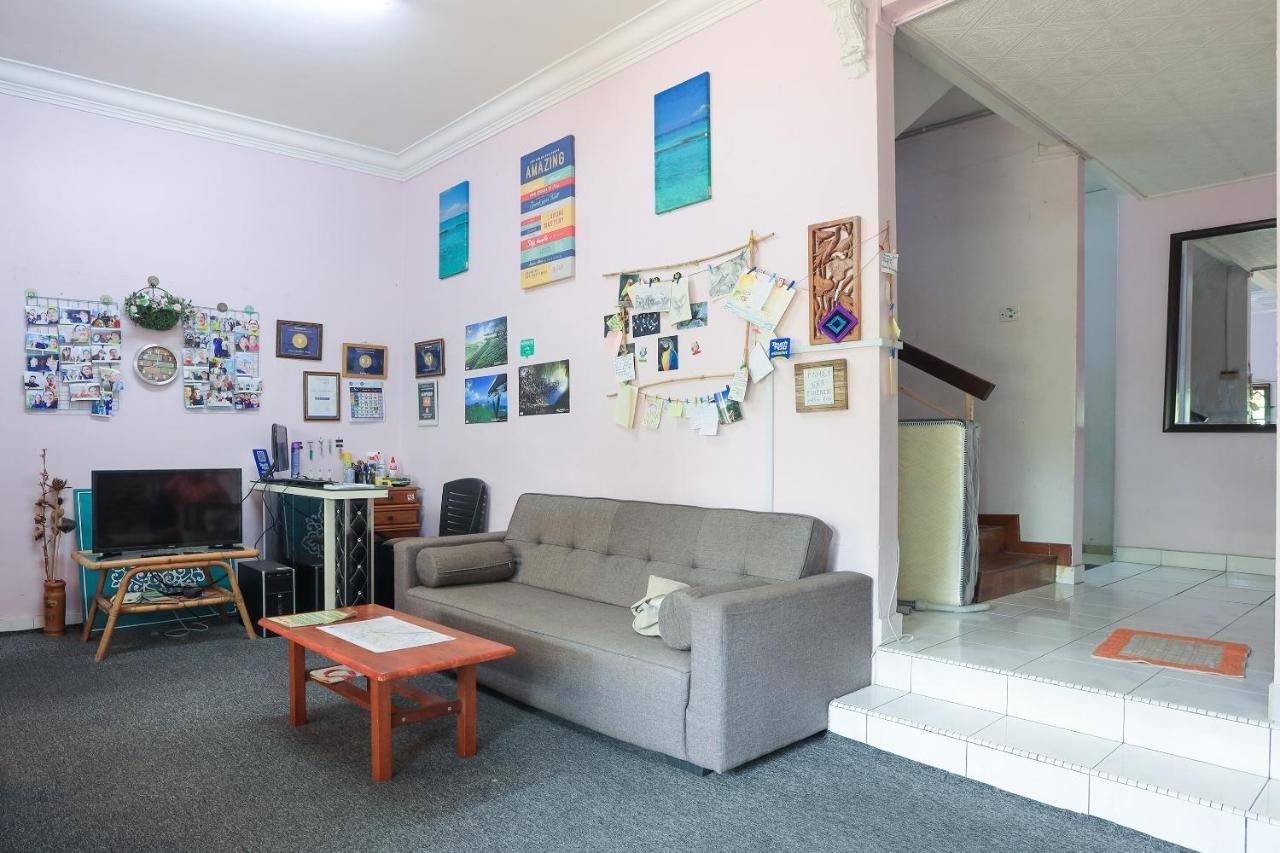 Oyo Home 90229, 3 Little Birds Homestay 4Bhk Malacca Bagian luar foto
