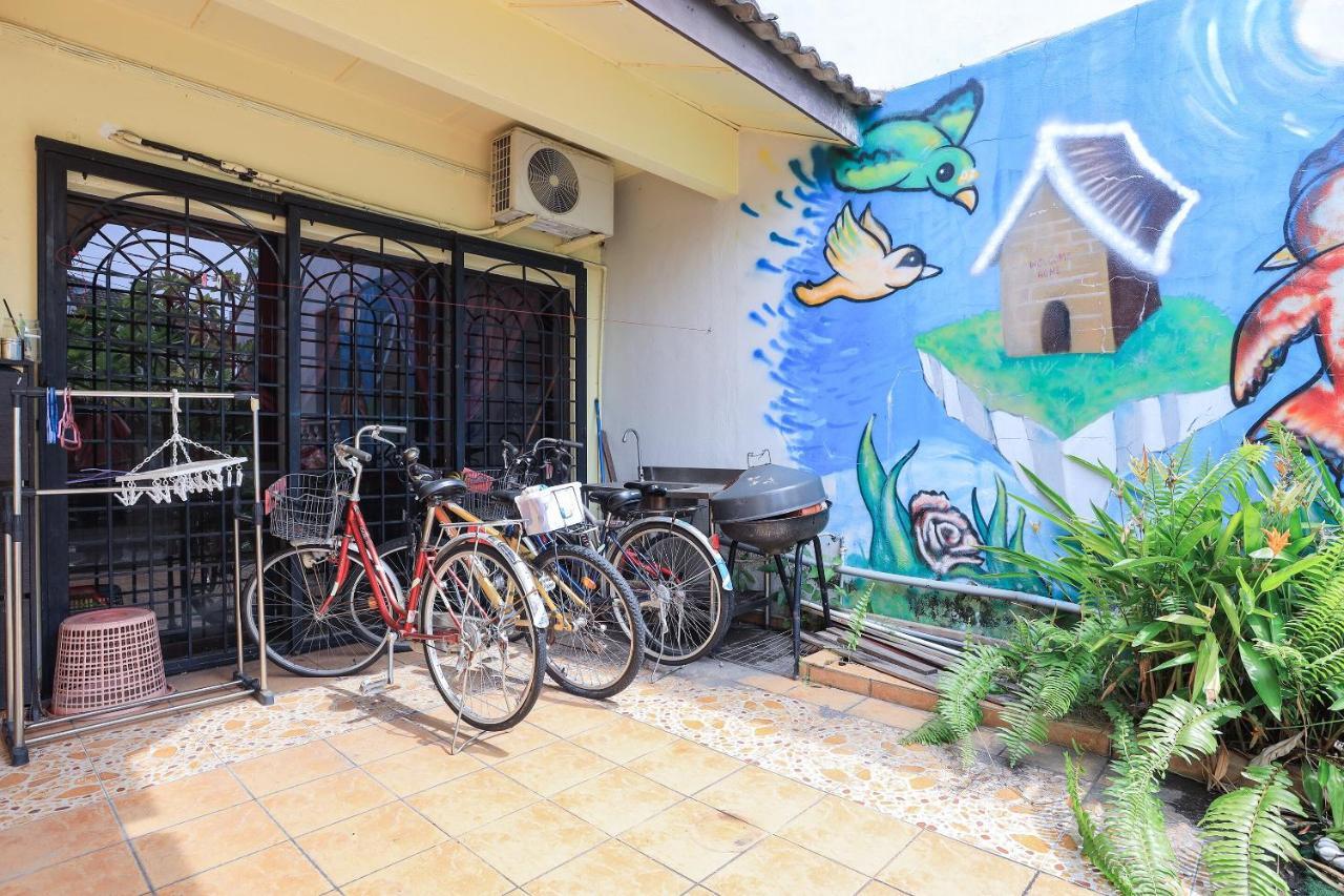 Oyo Home 90229, 3 Little Birds Homestay 4Bhk Malacca Bagian luar foto