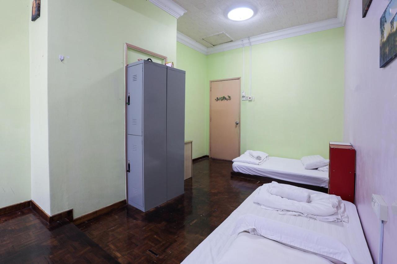 Oyo Home 90229, 3 Little Birds Homestay 4Bhk Malacca Bagian luar foto