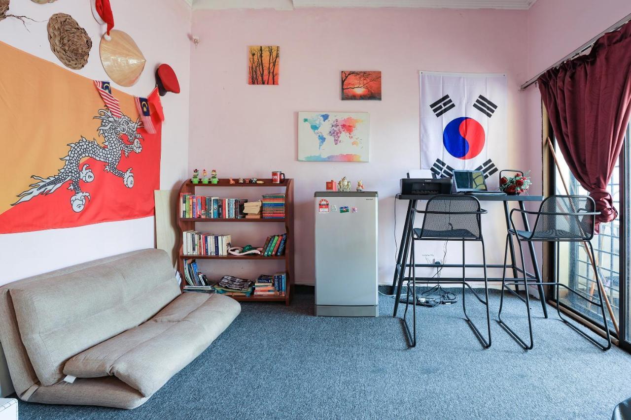 Oyo Home 90229, 3 Little Birds Homestay 4Bhk Malacca Bagian luar foto