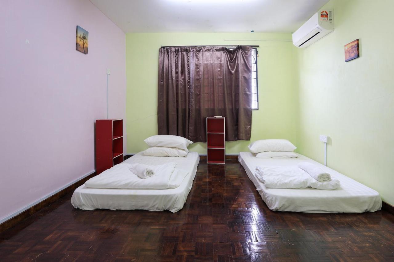 Oyo Home 90229, 3 Little Birds Homestay 4Bhk Malacca Bagian luar foto