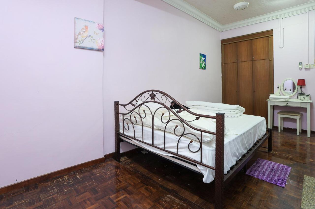 Oyo Home 90229, 3 Little Birds Homestay 4Bhk Malacca Bagian luar foto