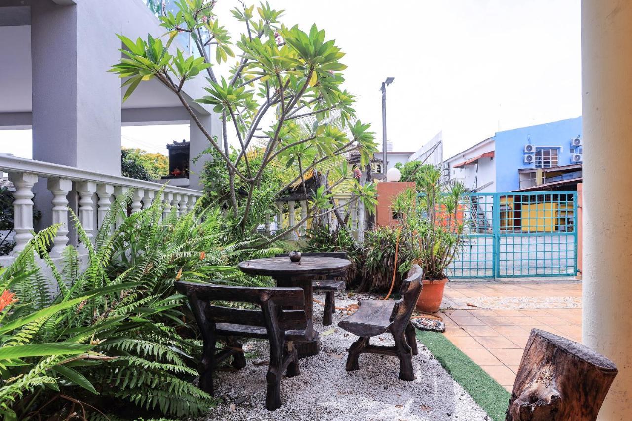 Oyo Home 90229, 3 Little Birds Homestay 4Bhk Malacca Bagian luar foto