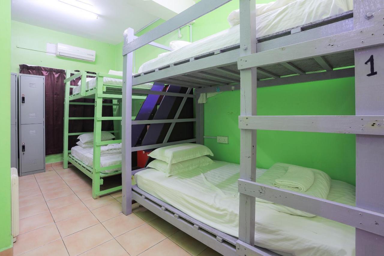 Oyo Home 90229, 3 Little Birds Homestay 4Bhk Malacca Bagian luar foto