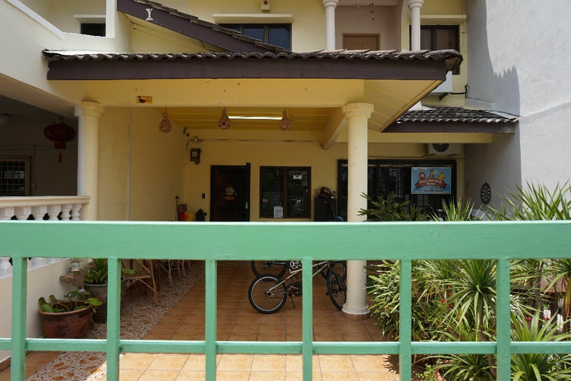 Oyo Home 90229, 3 Little Birds Homestay 4Bhk Malacca Bagian luar foto